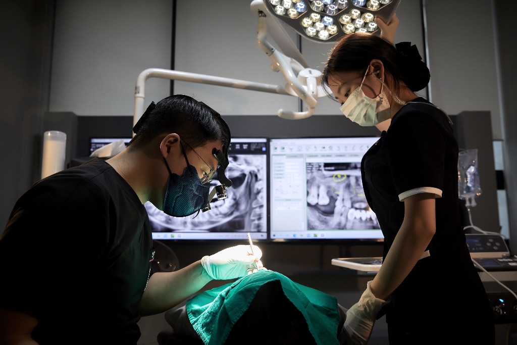 임플란트 수술 팀 협진